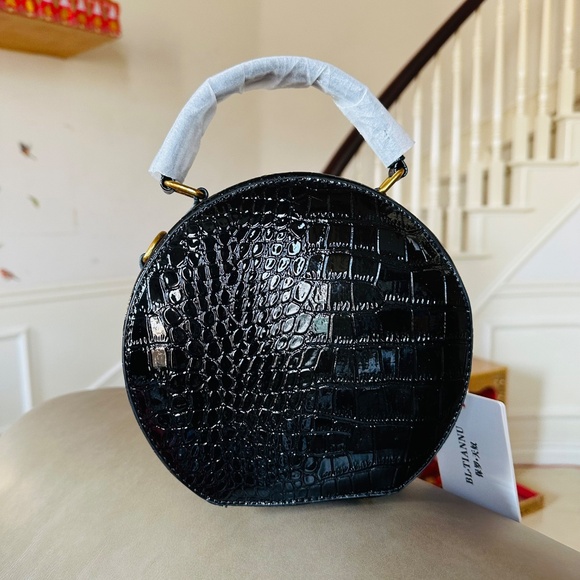 NWT Floral Crossbody - Picture 2 of 8